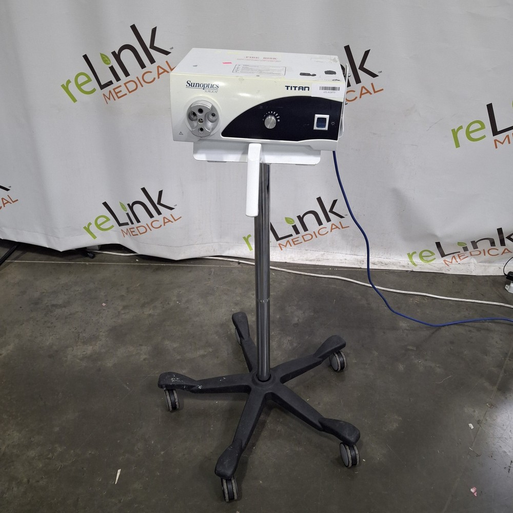 Sunoptics Surgical S300T Titan Light Source