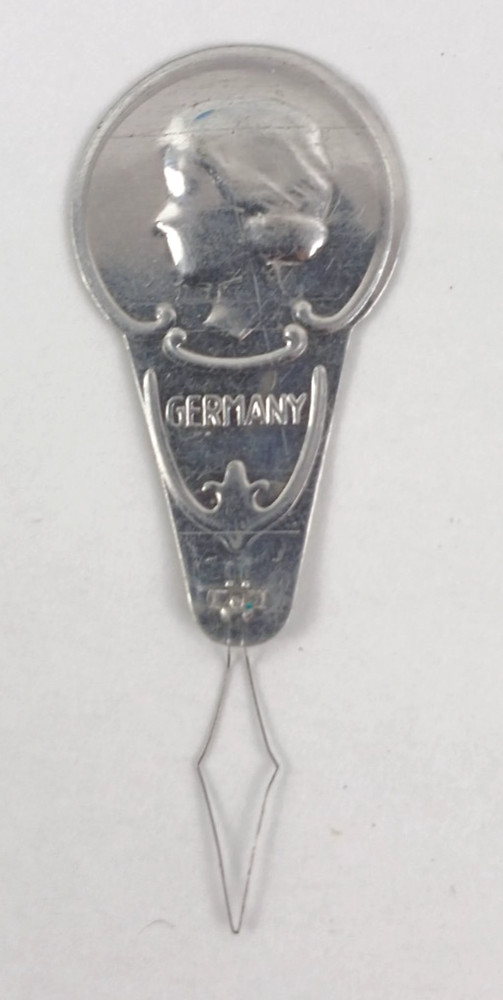 (Vintage) Sewing Needle Threader Aluminum - Germany