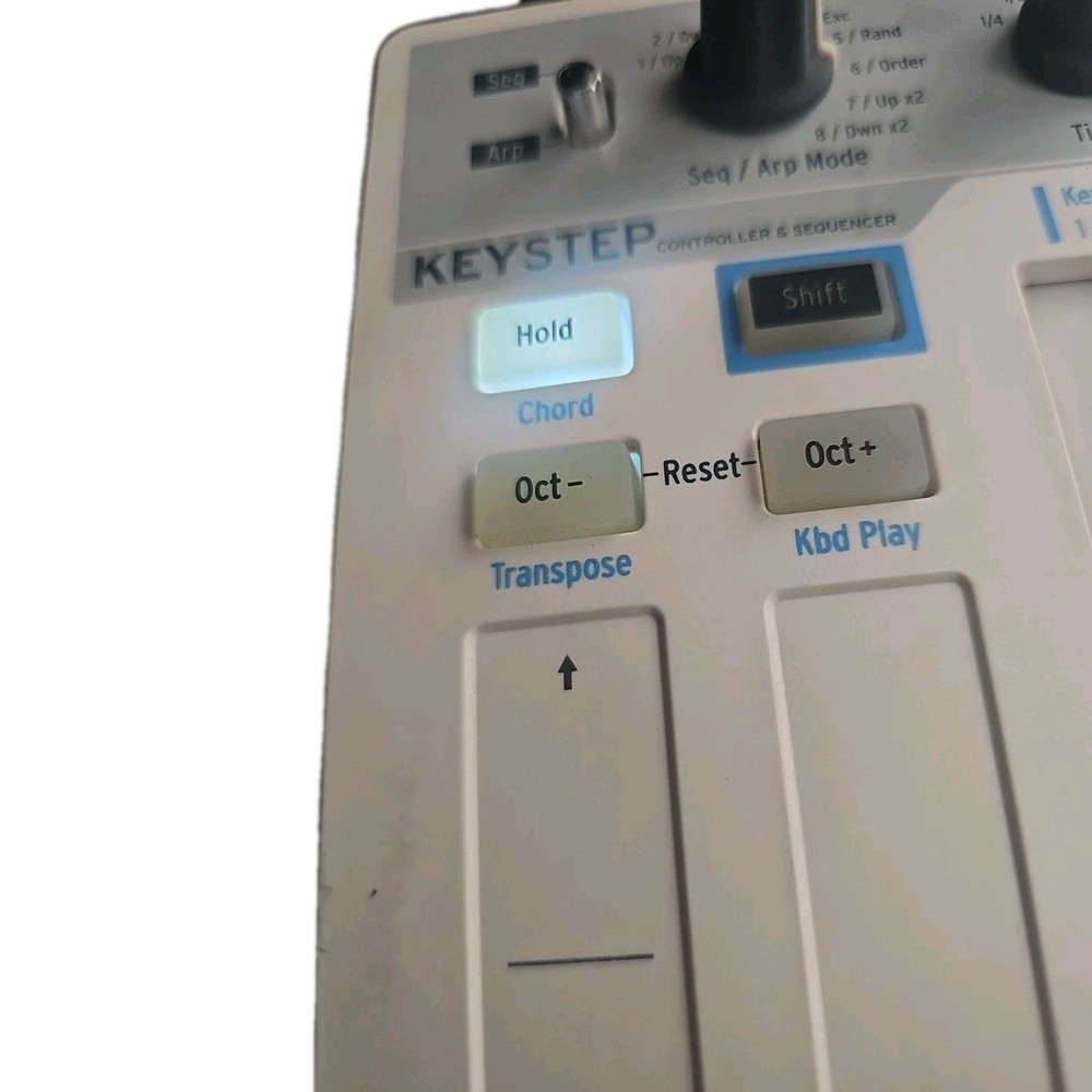 Arturia KeyStep 32-Key MIDI Controller with Damage box No Power Supply.