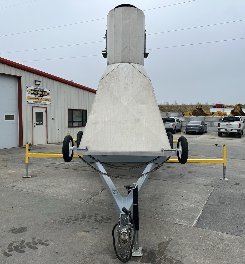 Trash Rocket TR-5000 Trailer mounted hydraulic trash chute extends 50'