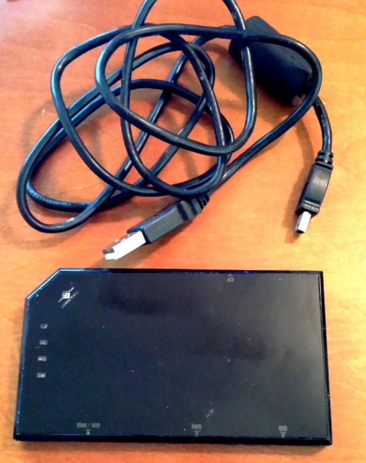 Handy 4" USB 2.0 Memory Card Reader/Writer Vantec UGT-CR-920