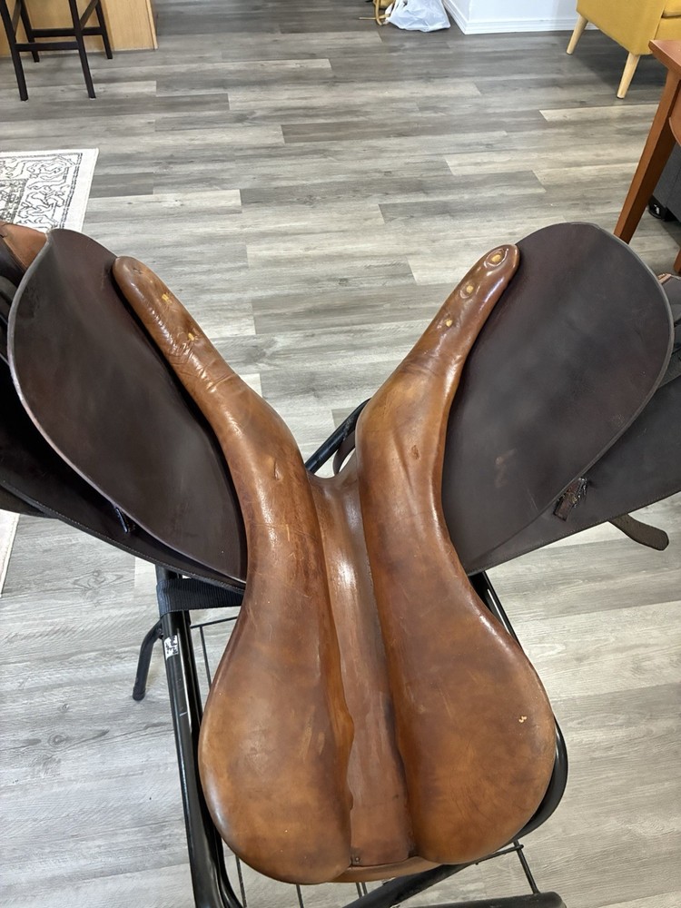 Beval LTD huntseat saddle