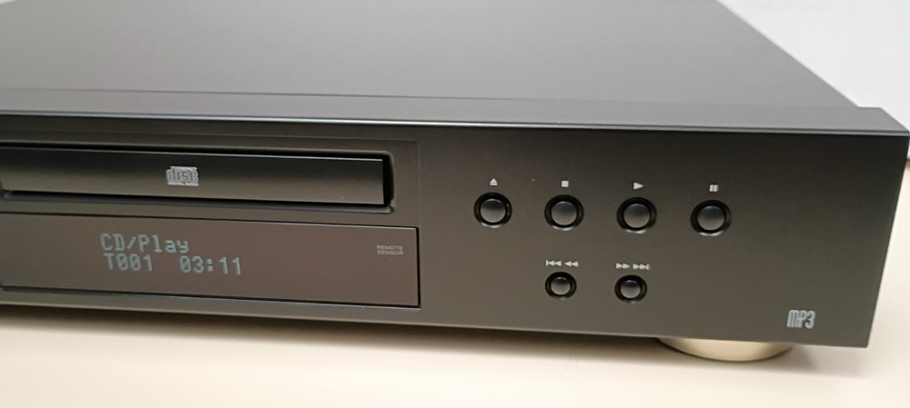 Teac CD-P650 Home Audio Compact Disc CD USB MP3 Player No Remote. ISSUES READ