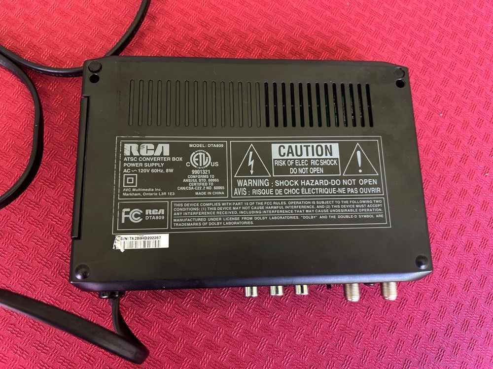 RCA DTA809 Digital Analog TV Converter Box