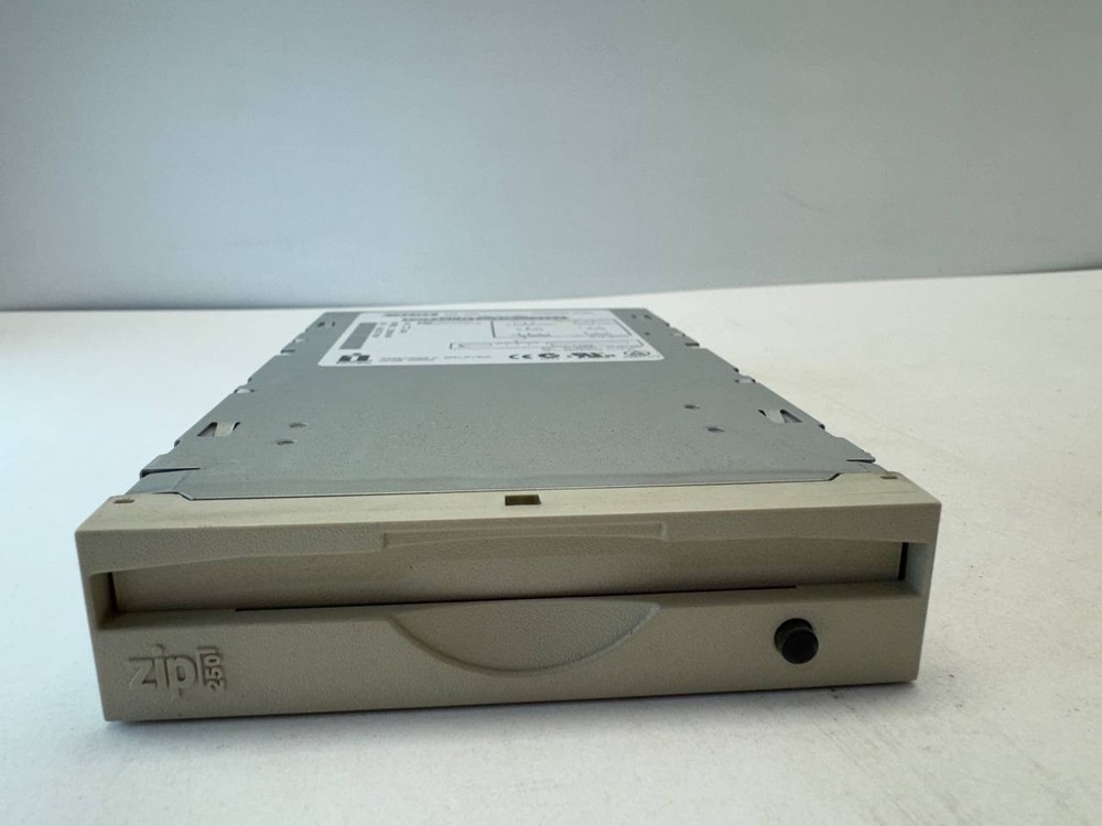 Iomega Zip 250MB Internal IDE ATAPI Drive Z250ATAPI - Vintage Retro Computing
