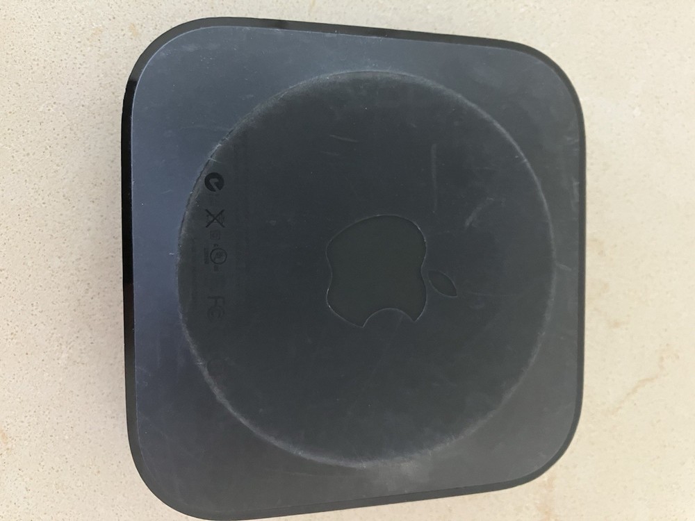 Apple TV Model A1469 3rd Generation Media Streamer With Remote Complete