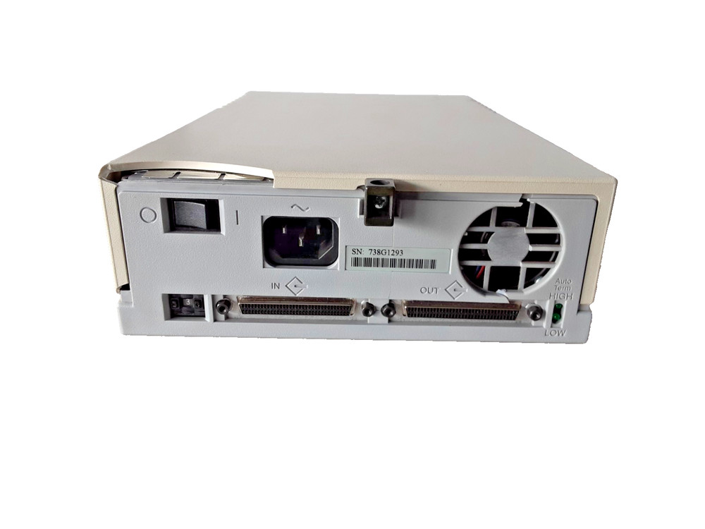 Sun Microsystem Model 611 599-2119-01 External SCSI Drive Enclosure - UNTESTED