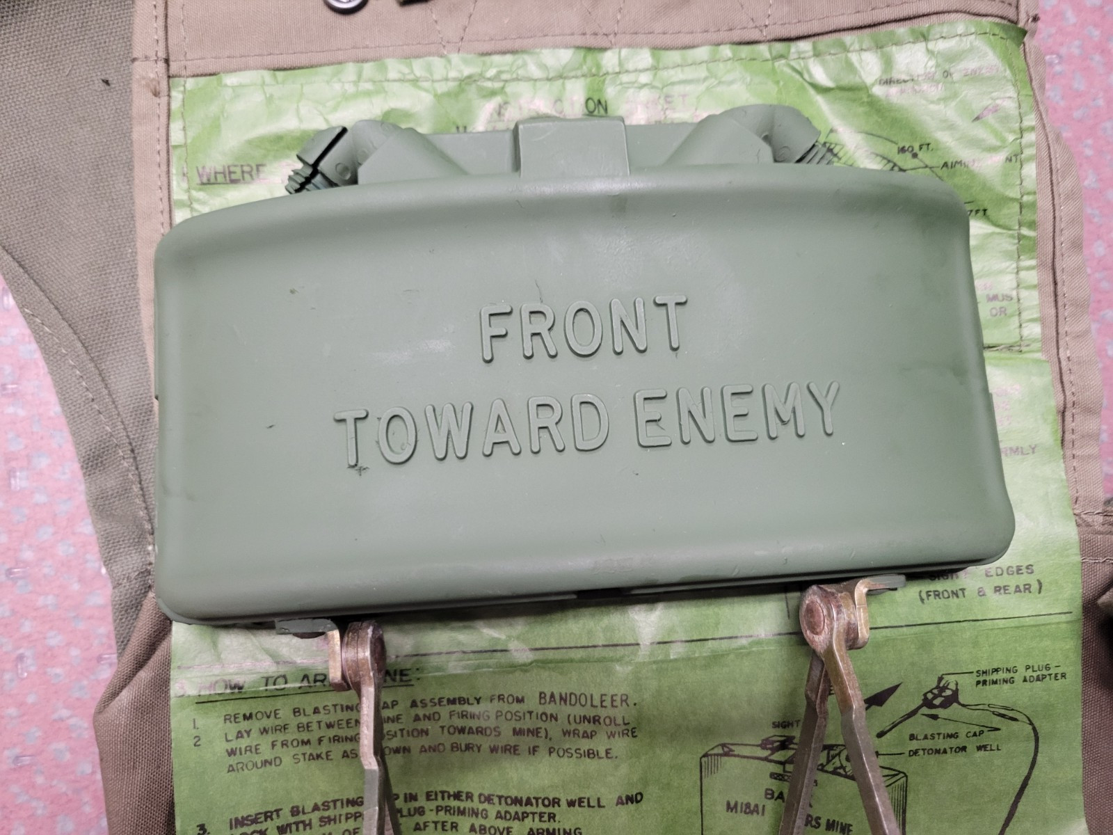 Claymore (M33 (Practice version of M18 Claymore) (APERS)) Great collectible.