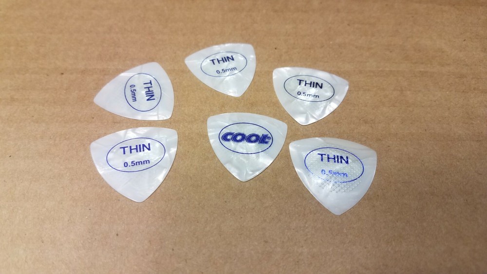6 x Cool Cell Picks 0.50mm Thin gauge Triangle Guitar Picks Nitro-cellulose