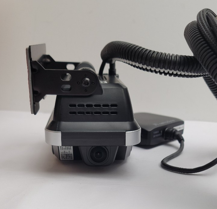 Netradyne Driver-i Dashcam - Model D-450