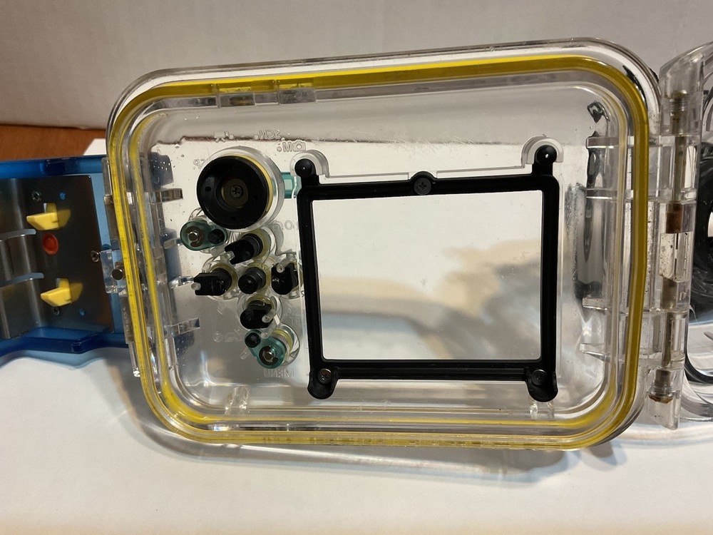 CANON WP-DC7 Waterproof Case For PowerShot SD900 Digital Camera Used
