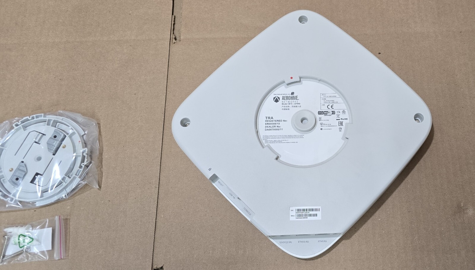 AEROHIVE AP650 Wireless Access Point In great condition. Includes Brackets