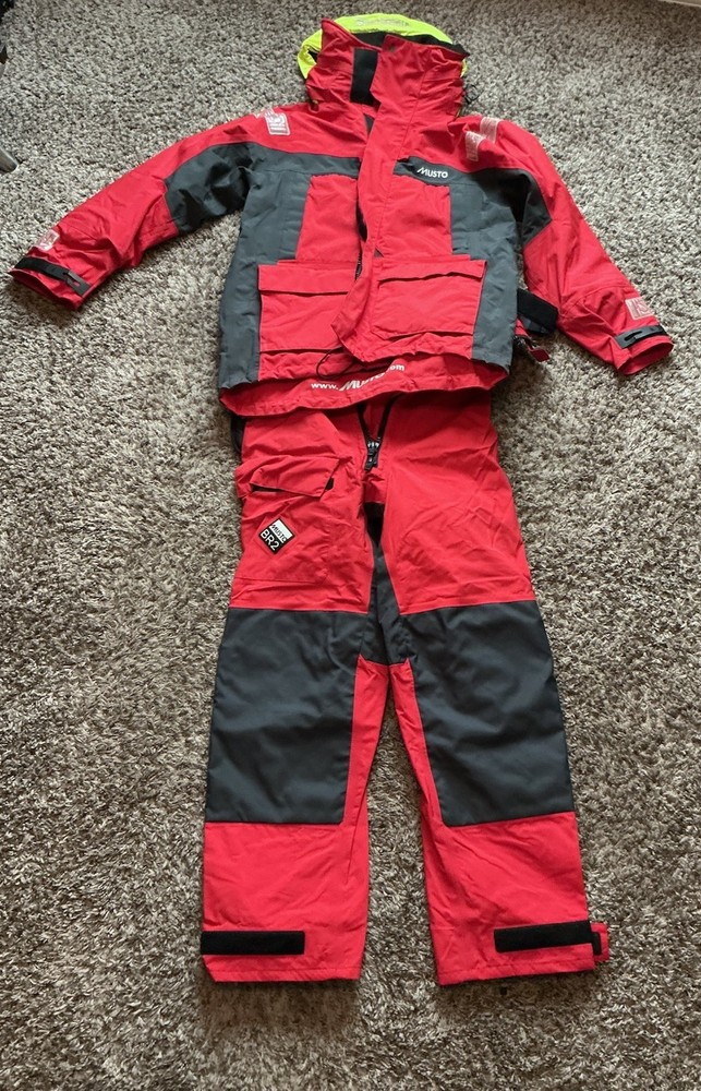 Musto BR2  Offshore Jacket And Bib Set - Size MEDIUM