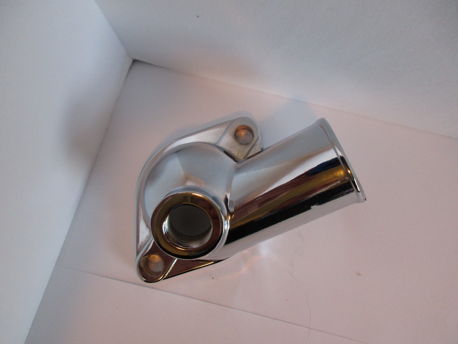 SBC BBC Chevy 15deg CHROME WATER NECK THERMOSTAT HOUSING WITH TEMP PORT #9468