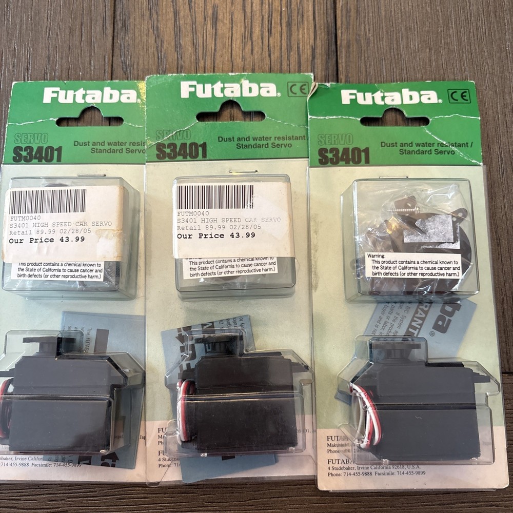 1x Futaba S3401 Servo kit, NIB