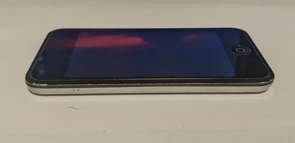 Apple iPod Touch 1st Gen. Black 8GB - READ DESCRIPTION!!!