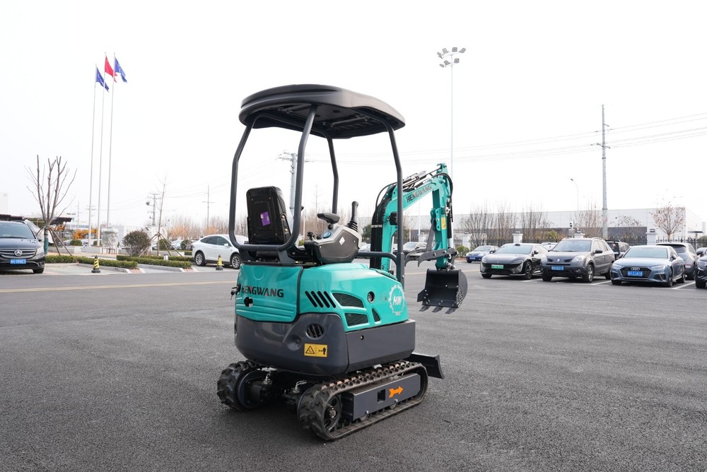 B&S EPA engine，13.5hp mini excavator, pilot control system,, free delivery.