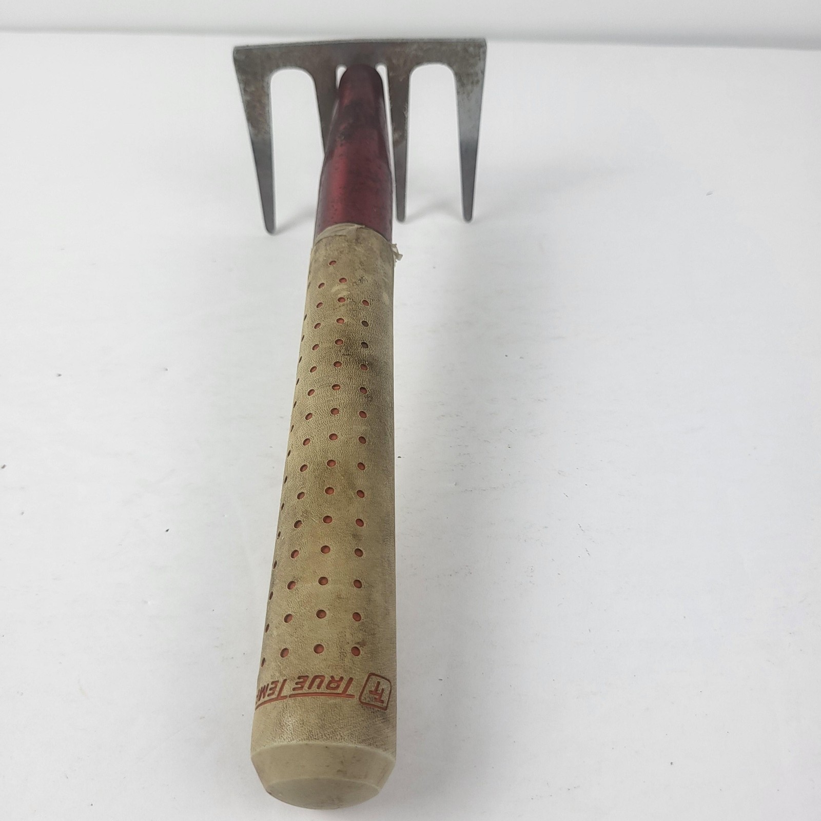 True Temper 10" Long Handle Garden Cultivator Cushion Grip Steel 4 Tine Tool