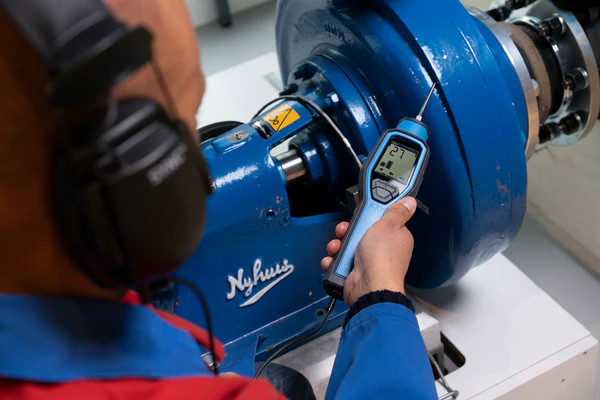 TKST 11 SKF Electronic stethoscope lightweight ergonomic design sound quality