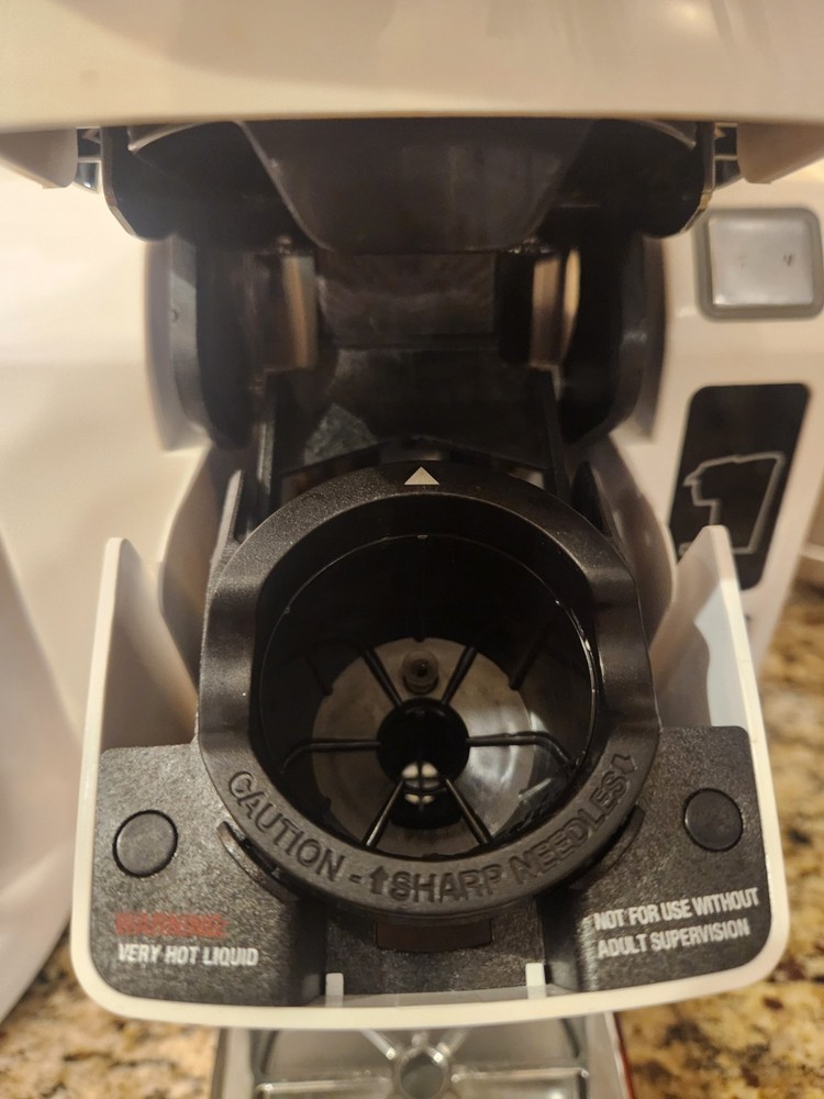 Keurig K10 Mini Plus White/Creme.