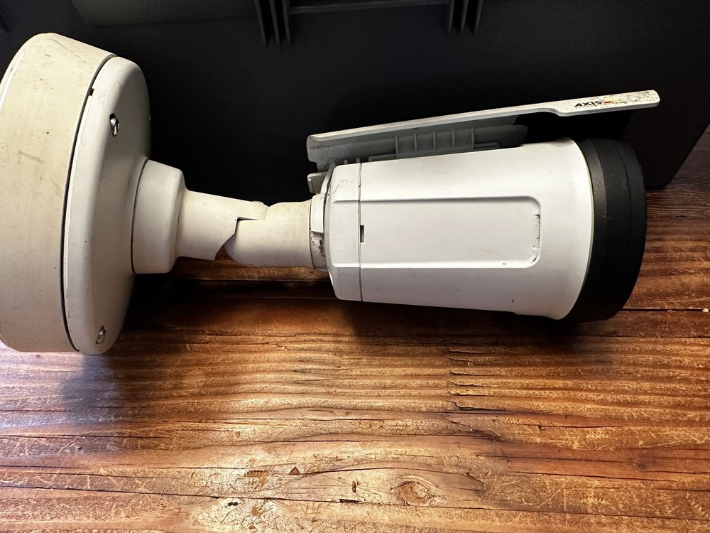 AXIS P1428-E 0637-001 Bullet Network Security Camera