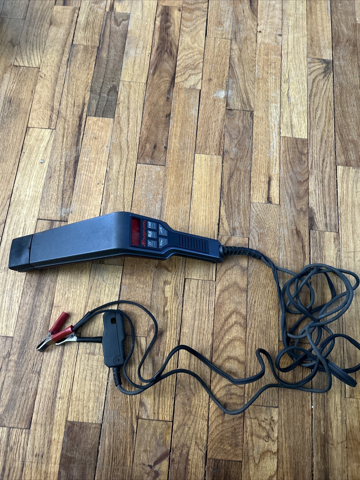 Snap-On Tools Incorporated TACH / ADV TIMING LIGHT model MT2261 10-16V DC 1.3A