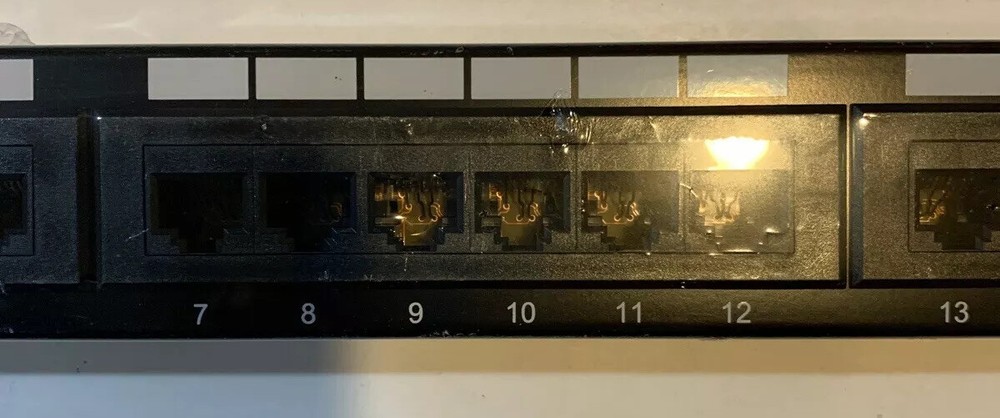Cable Matters 180011-CAT6 24-Port Rackmount or Wallmount Patch Panel