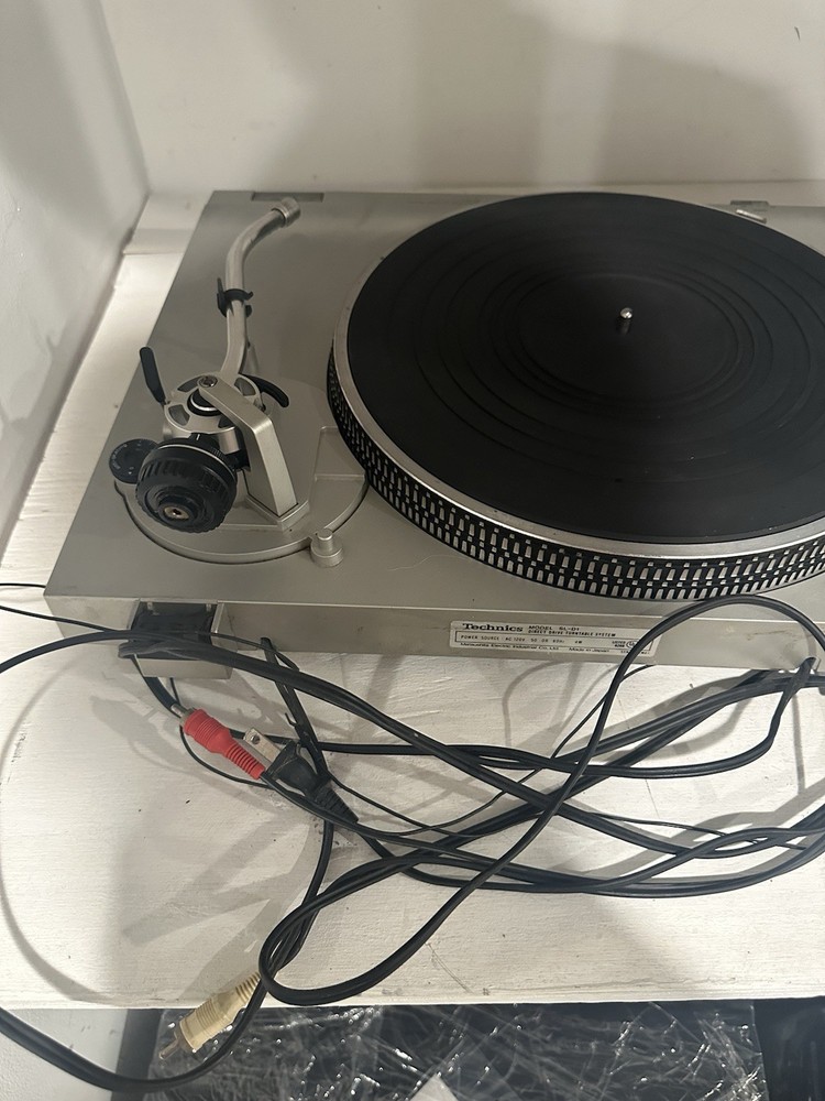 Serviced Technics SLD1 W/ Dustcover