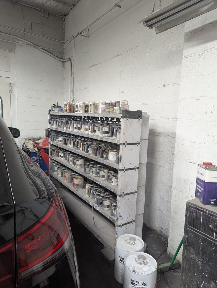 AXALTA PAINT MACHINE WITH TINTS