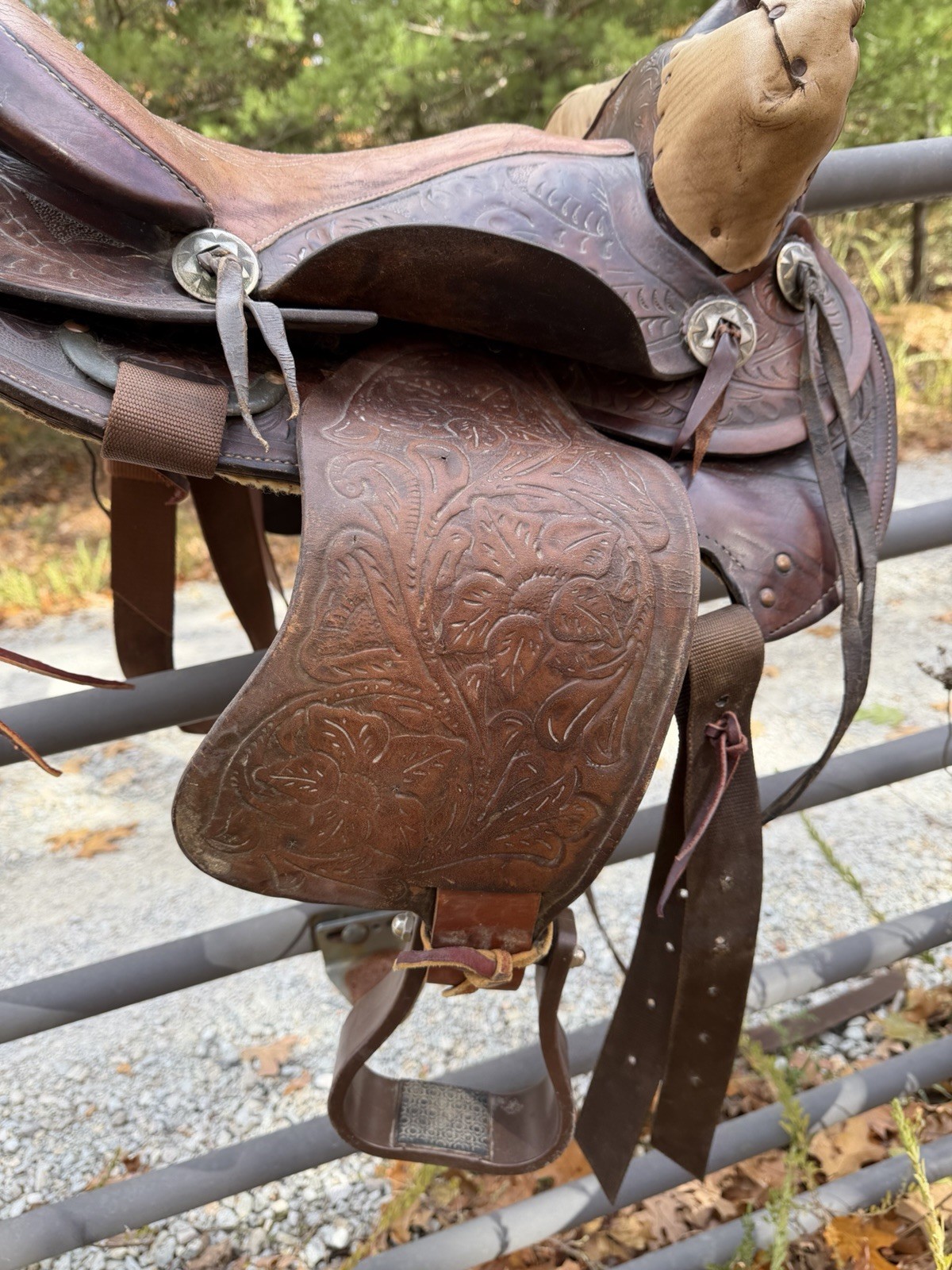 Western Saddle Décor – Rustic Cabin Display – Tooled Leather 15” VERY NICE DECOR
