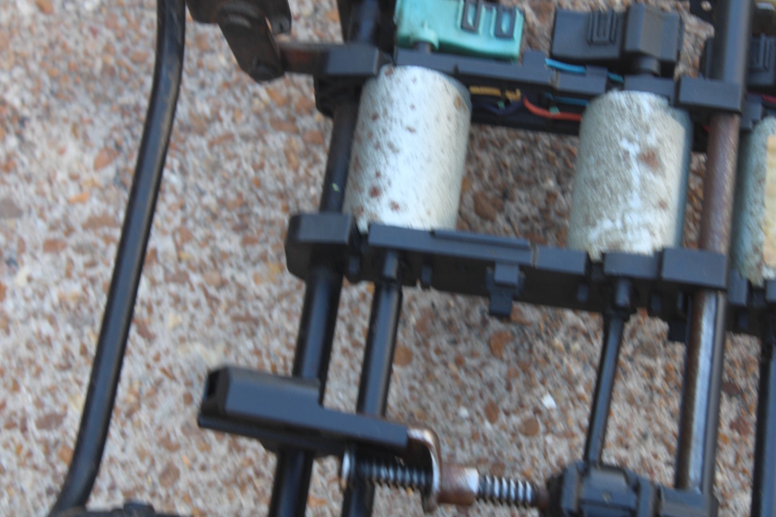 07-14 CHEVY TAHOE SUBURBAN YUKON DRIVER LEFT 2 PLUG POWER SEAT TRACK TAN TRIM