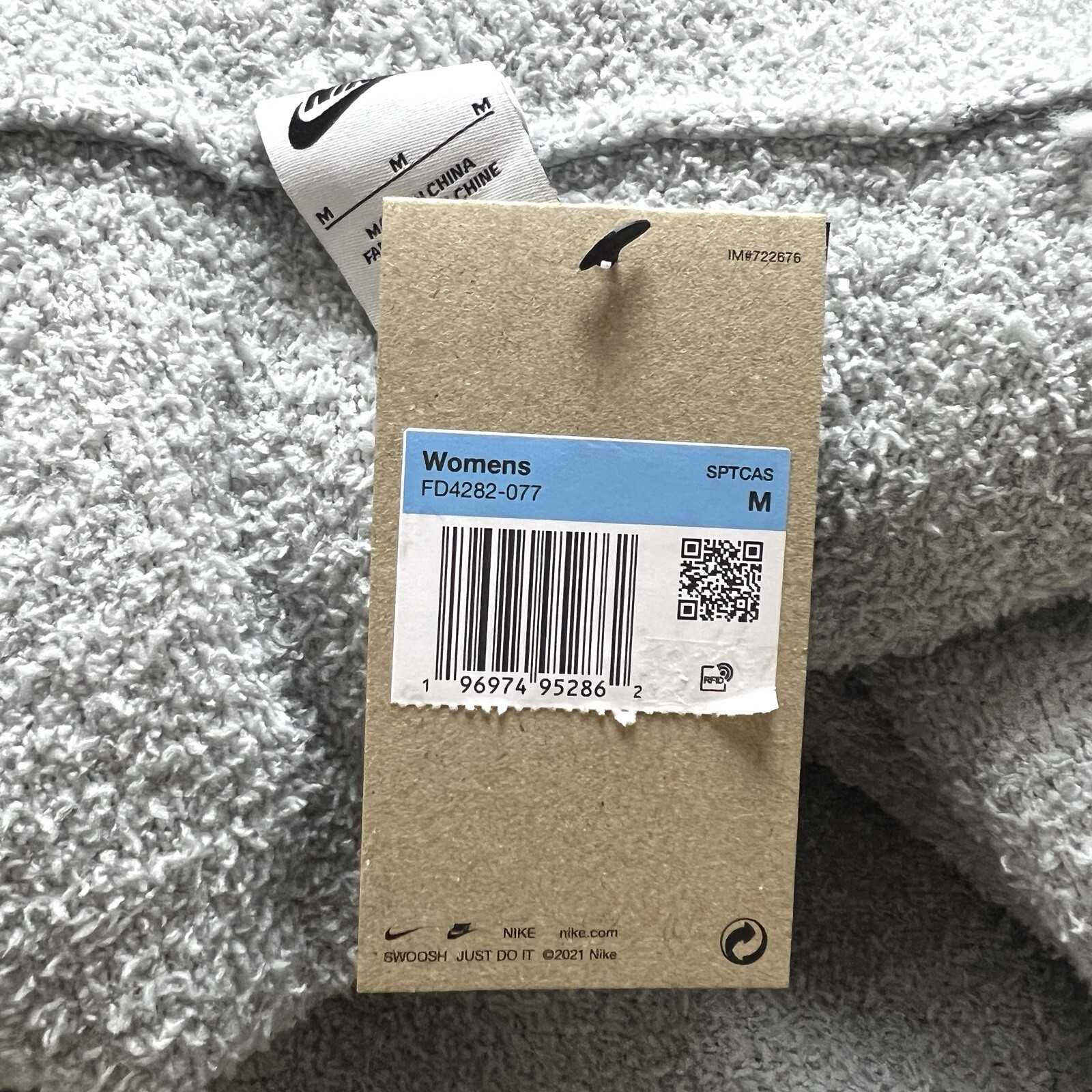 Nike Phoenix Cozy Boucle Long Knit Cardigan Women Grey FD4282-077 Women’s Medium