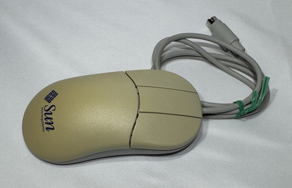 Sun Microsystems 370-3631 Type-6 Mouse, Mini-Din Connector, 3 Button - Tested