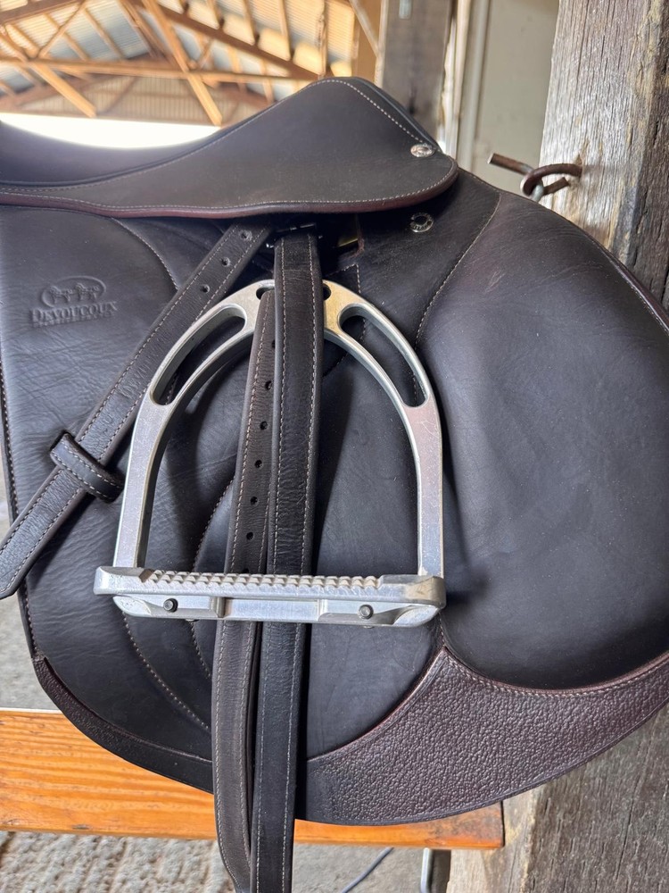 devoucoux saddle 17 inch regular flap buffalo leather