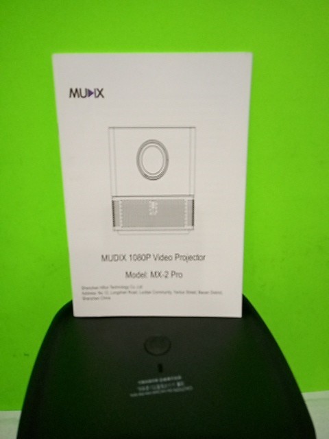Mudix 1080P Video Projector Good Condition
