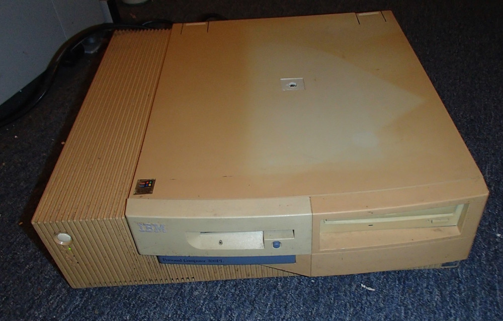 Vintage PC IBM 300PL, Windows 95 NT Powers Up, Untested