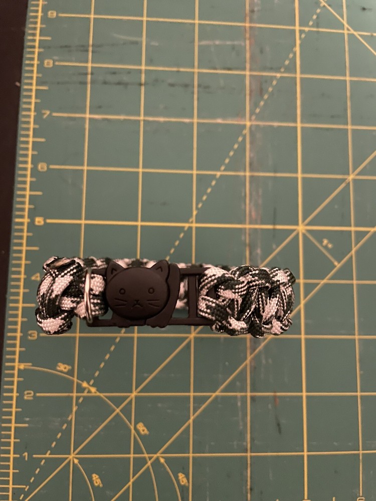 Paracord Kitten Collar Green & White