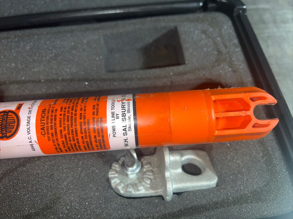 SALISBURY Model WHSCO 4344 Audio Visual AC VOLTAGE DETECTOR. Our #1