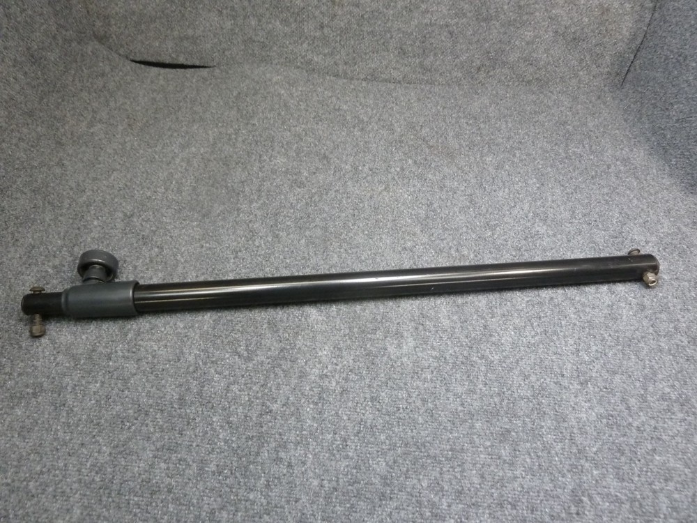 PROFORM PERRFORMANCE  400 Treadmill kick stand storage latch rod