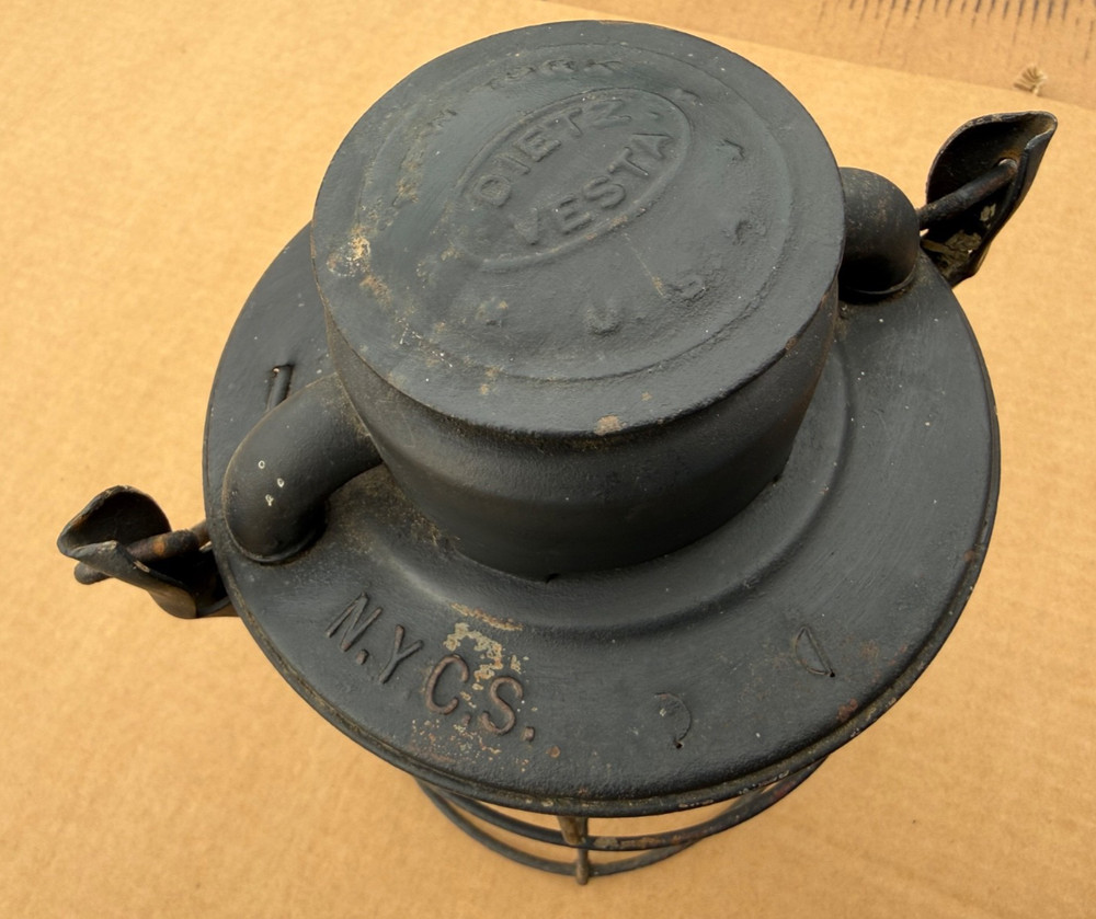 NYCS Dietz Vesta railroad lantern frame