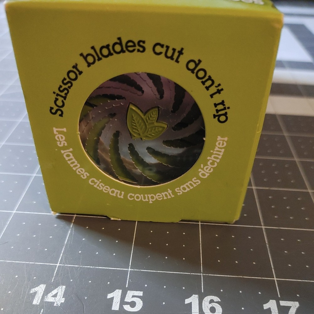 New Microplane Herb Mill Cuts Fresh Herbs # 5040