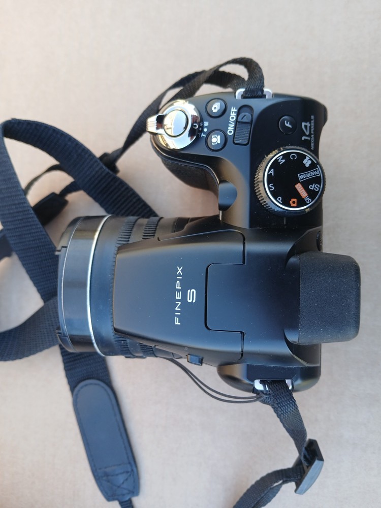 FujiFilm Finepix s4900 digital camera bundle 