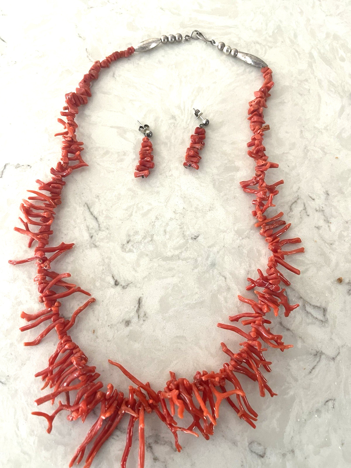 EXCEPTIONAL VINTAGE SANTO DOMINGO CORAL STERLING SILVER NECKLACE & EARRINGS SET