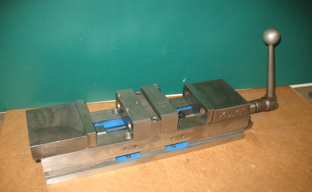 KURT DL400 DOUBLE LOCK MACHINE VISE W/HANDLE ***CLEANED PAINTED GREASED***