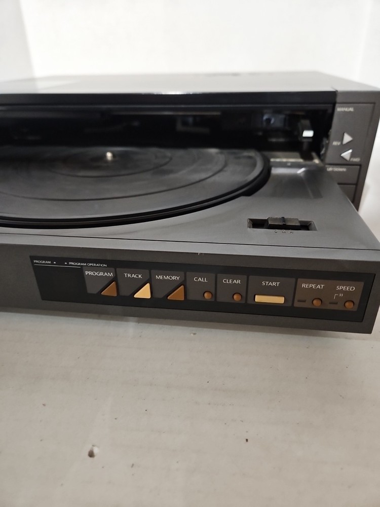 Mitsubishi Linear Tracking Fully Automatic Turntable LT-70 Tested Working