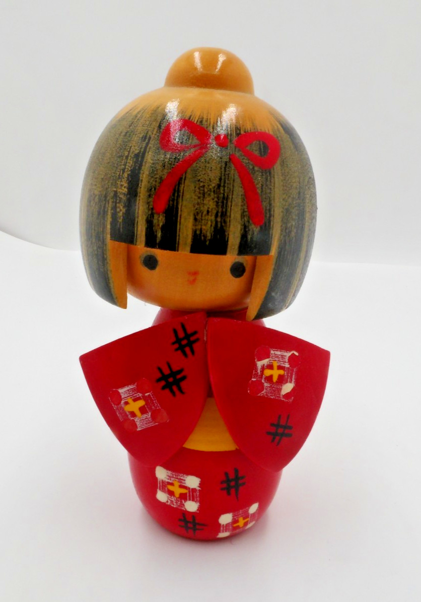 Japanese Kokeshi Geisha Girl Hakone Hand Painted Wood Figure Doll