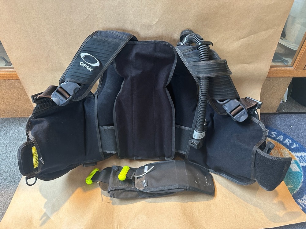 Oceanic OPSK BCD, Size Small/Medium with integrated weight system
