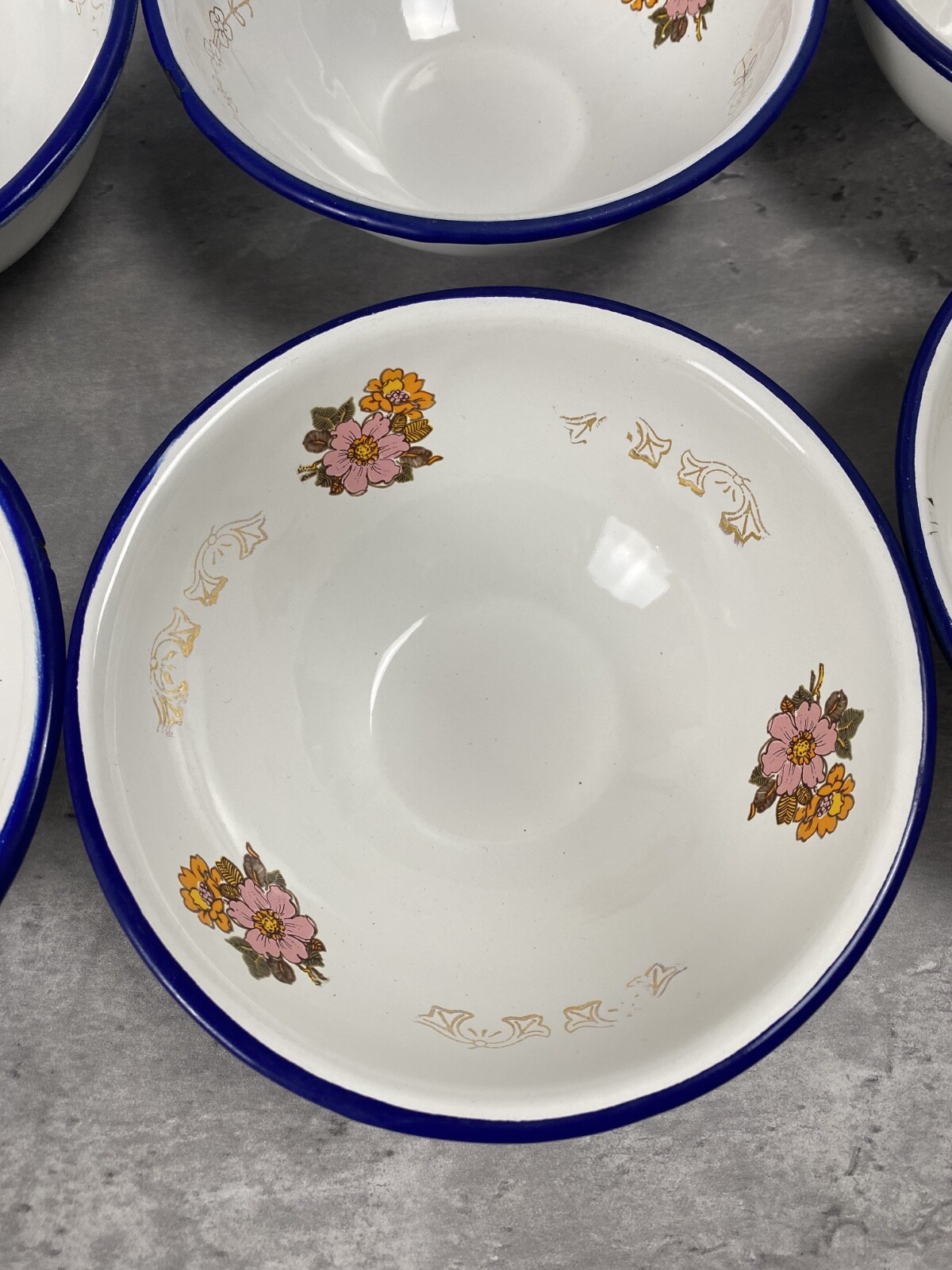 Vintage TrEs Enamelware Floral 6 Bowls Lot Camp Cottage Farmhouse Monterey MEX