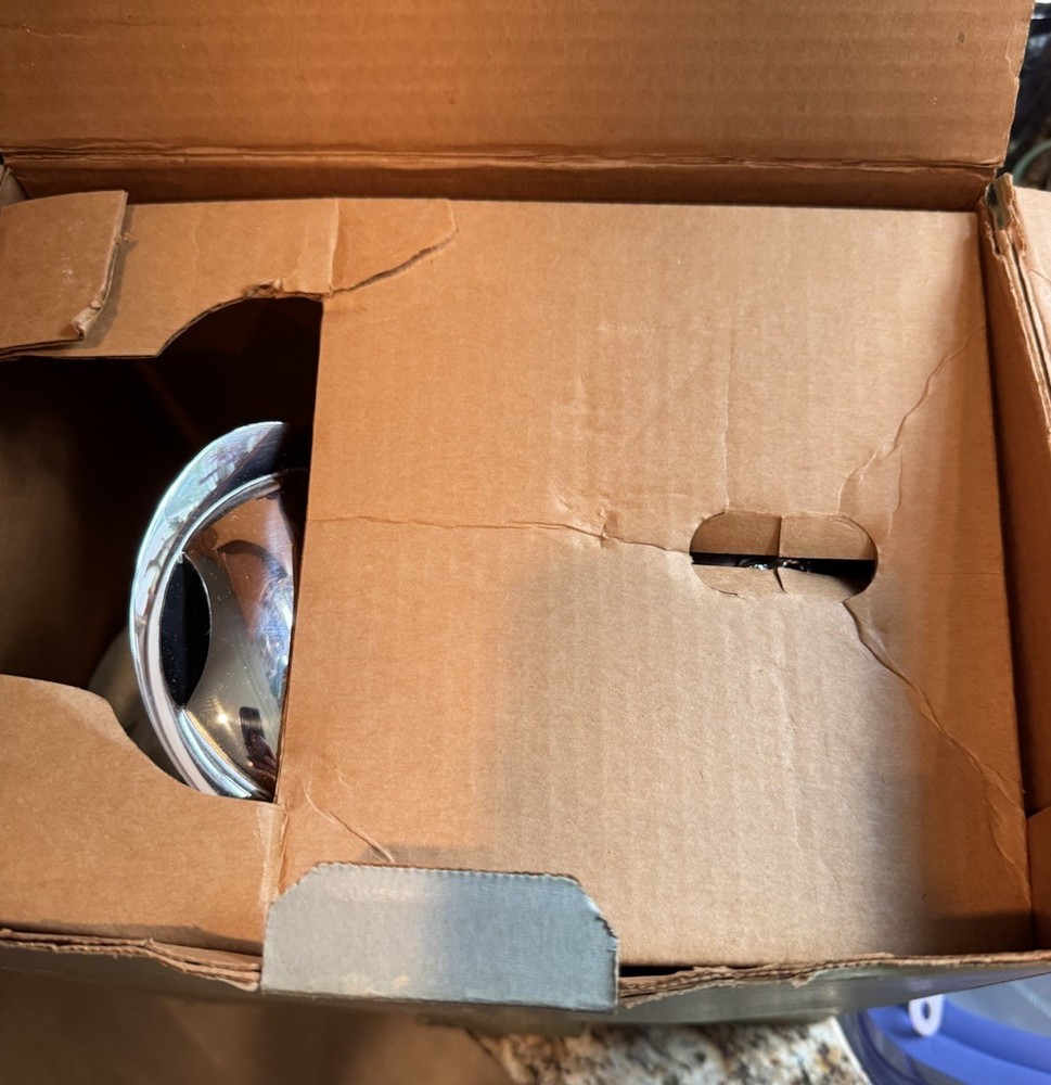 ONEIDA SILVERPLATE Footed Beverage WATER PITCHER w/ Ice Guard - Vintage