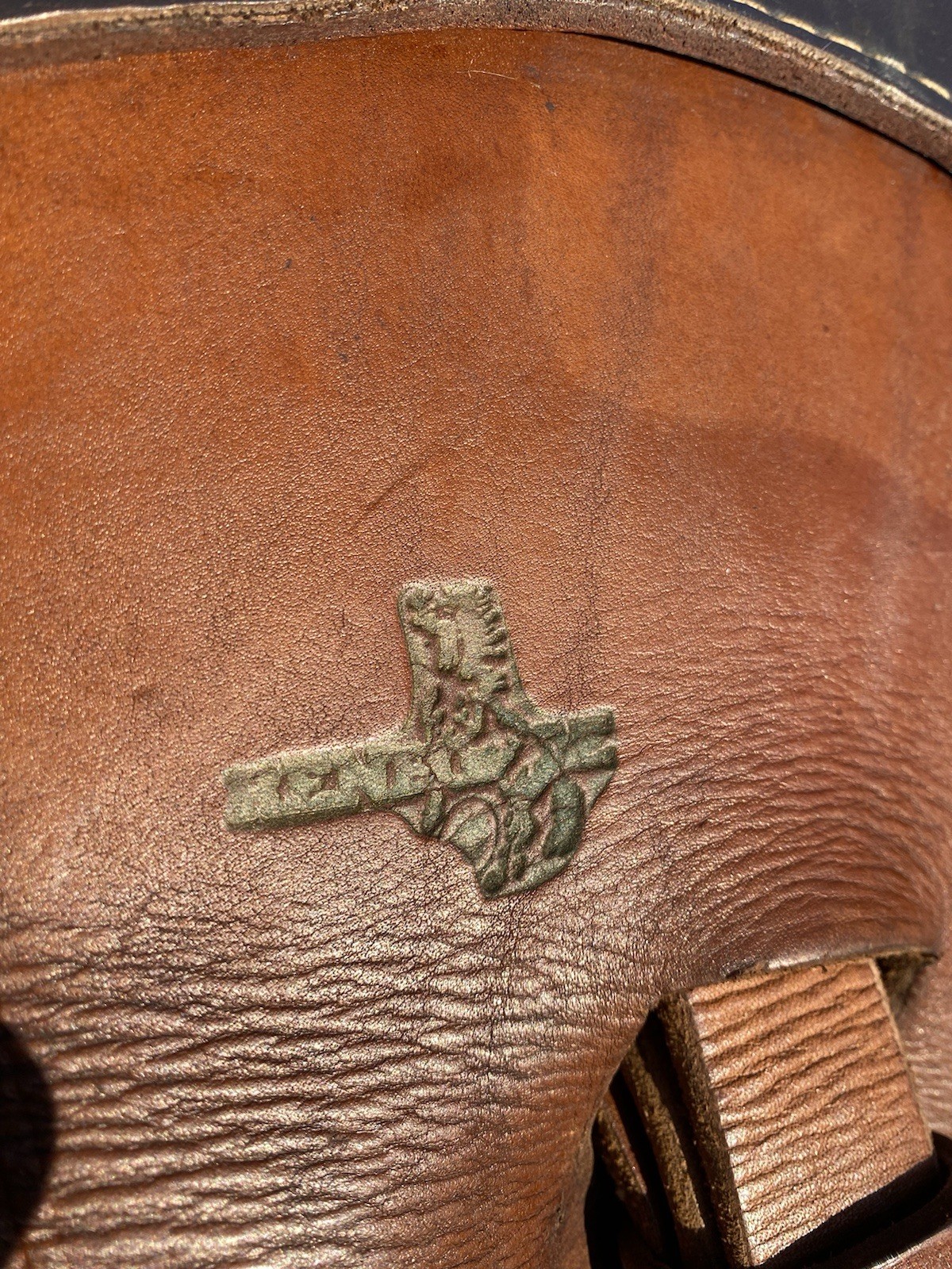 Used 17.5" Renegade Buena Vista gaited horse plantation saddle